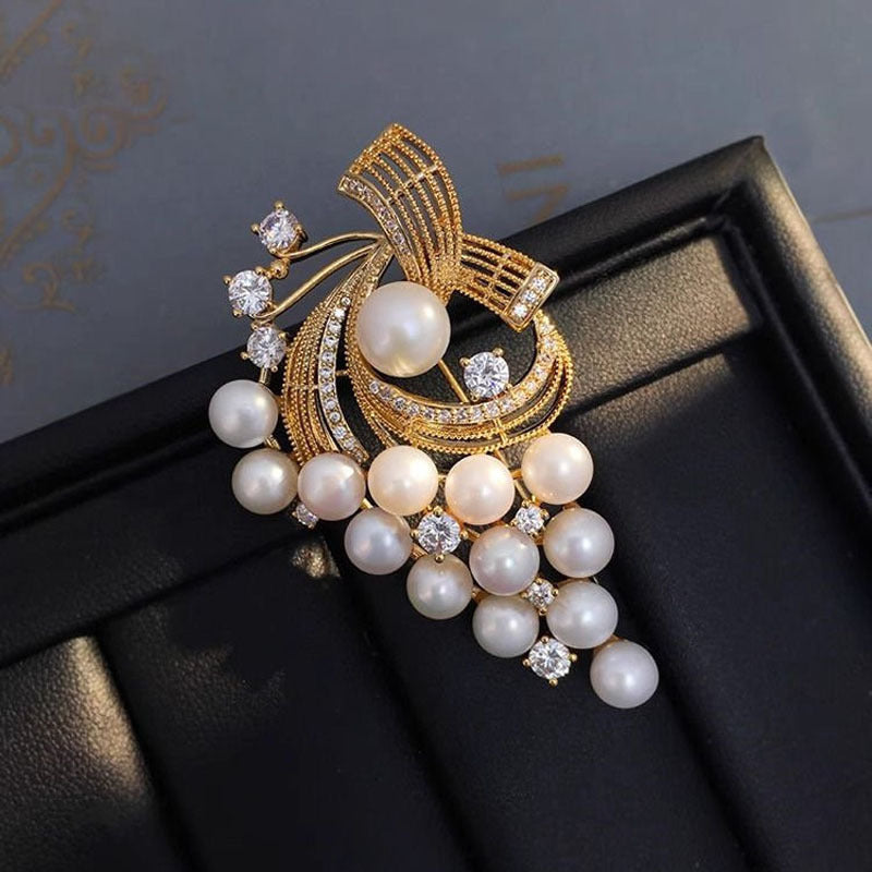 Exquisite And Fashionable Pearl Brooch - M/S TMC India